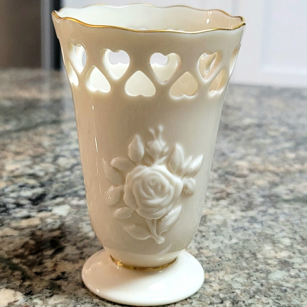 EUC Small Lenox Heart Vase